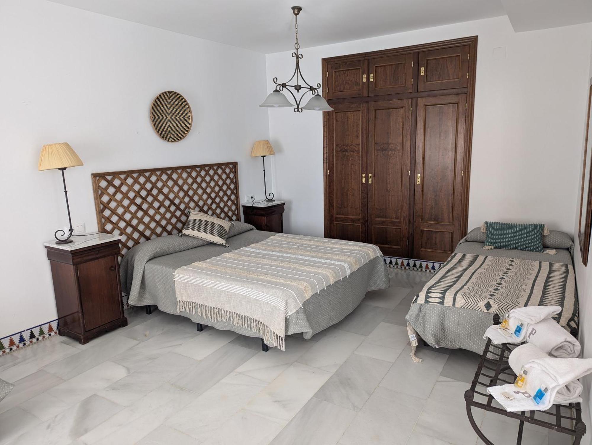 Apartamentos Plaza قرطبة المظهر الخارجي الصورة